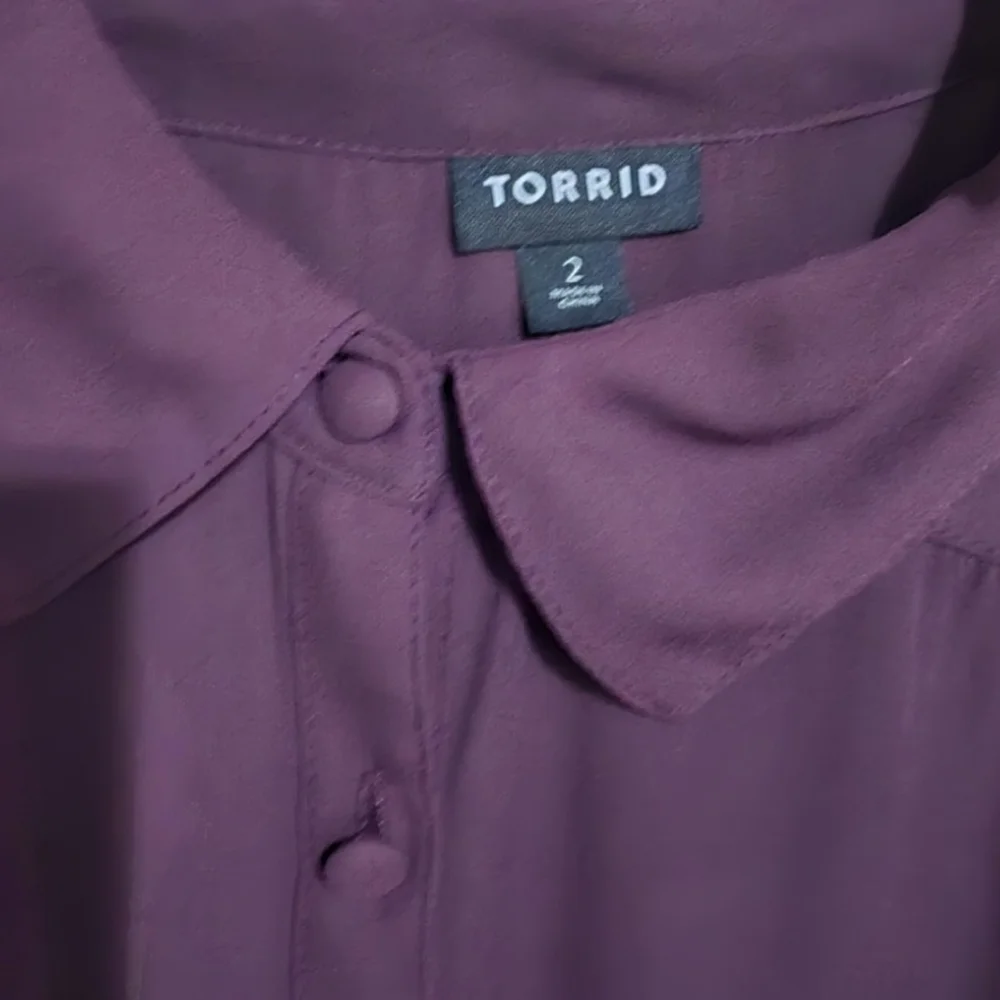 💥REDUCED  💥torrid Deep Purple Button Down Shirt - Picture 5 of 5